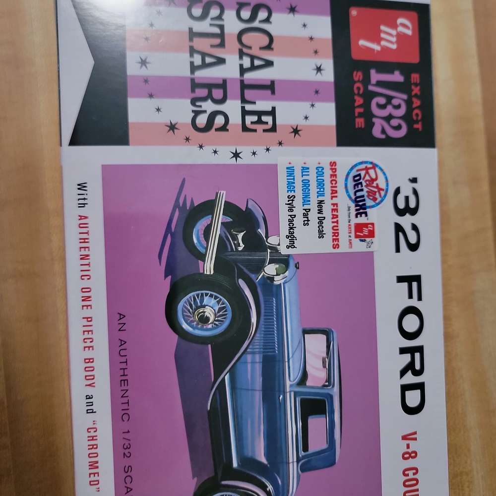 Revell '32 Ford V-8 Coupe Model Kit — Blue